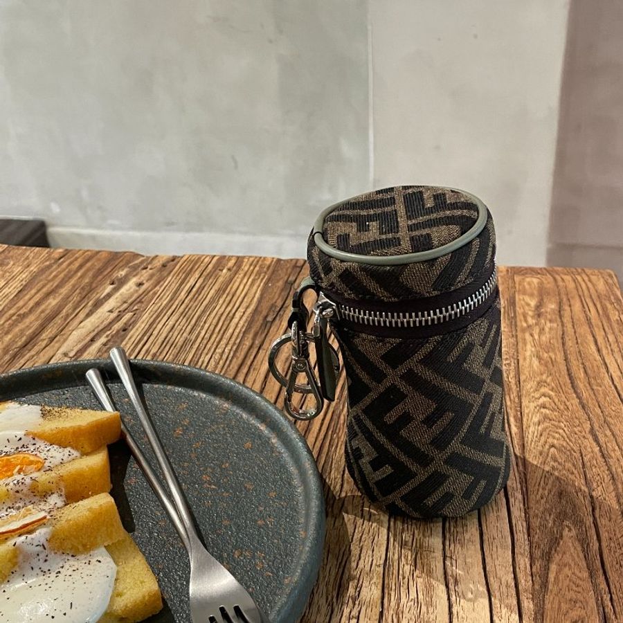 現貨 FENDI FF圓筒小包吊飾-0