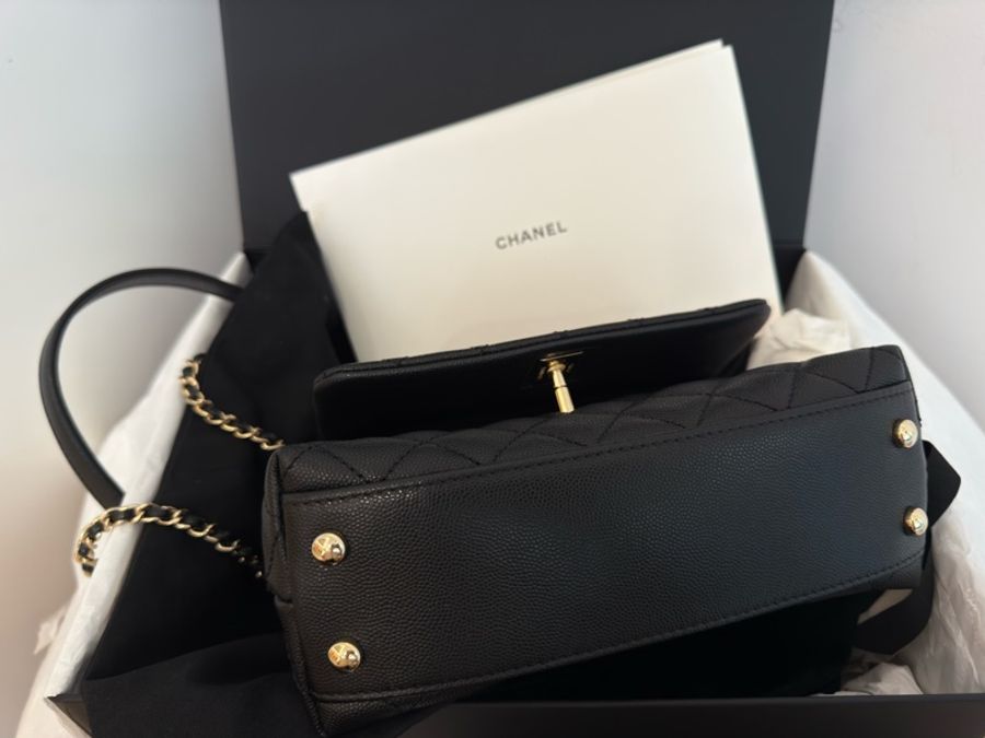 近新CHANEL黑色荔枝皮淡金釦coco Handle 24cm小號~A92990-6