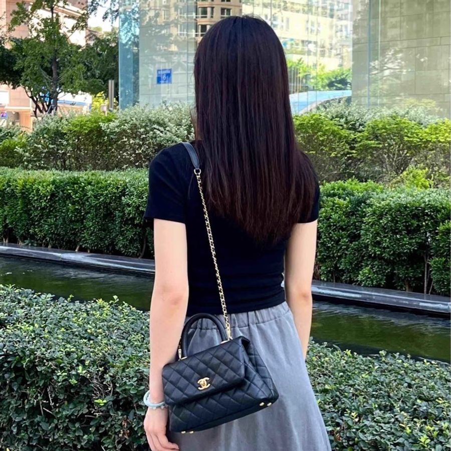 近新CHANEL黑色荔枝皮淡金釦coco Handle 24cm小號~A92990-19