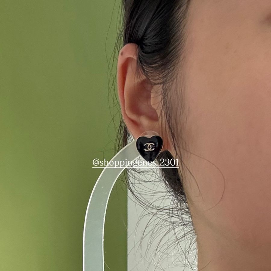 香奈兒 Chanel 全新品 25B 黑色琺瑯小愛心耳環-7