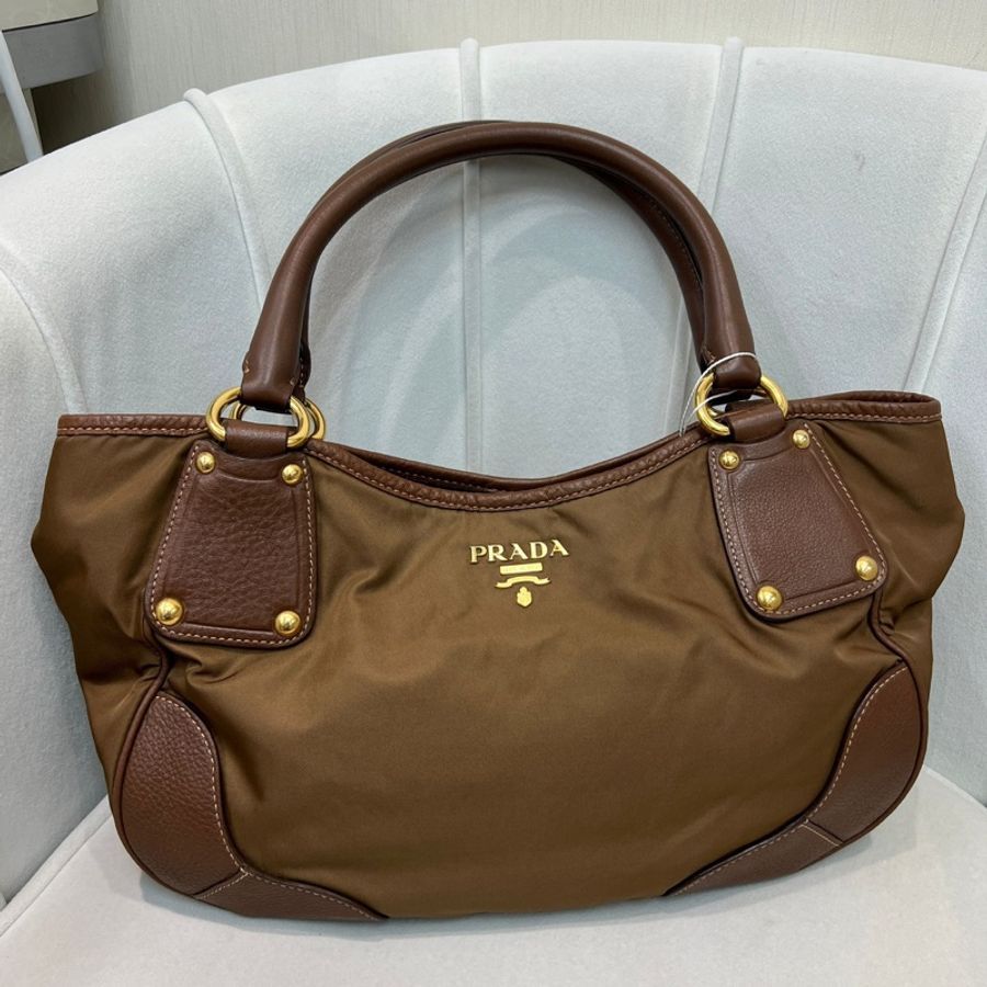 Prada 啡色降落傘手提袋 XA276-0