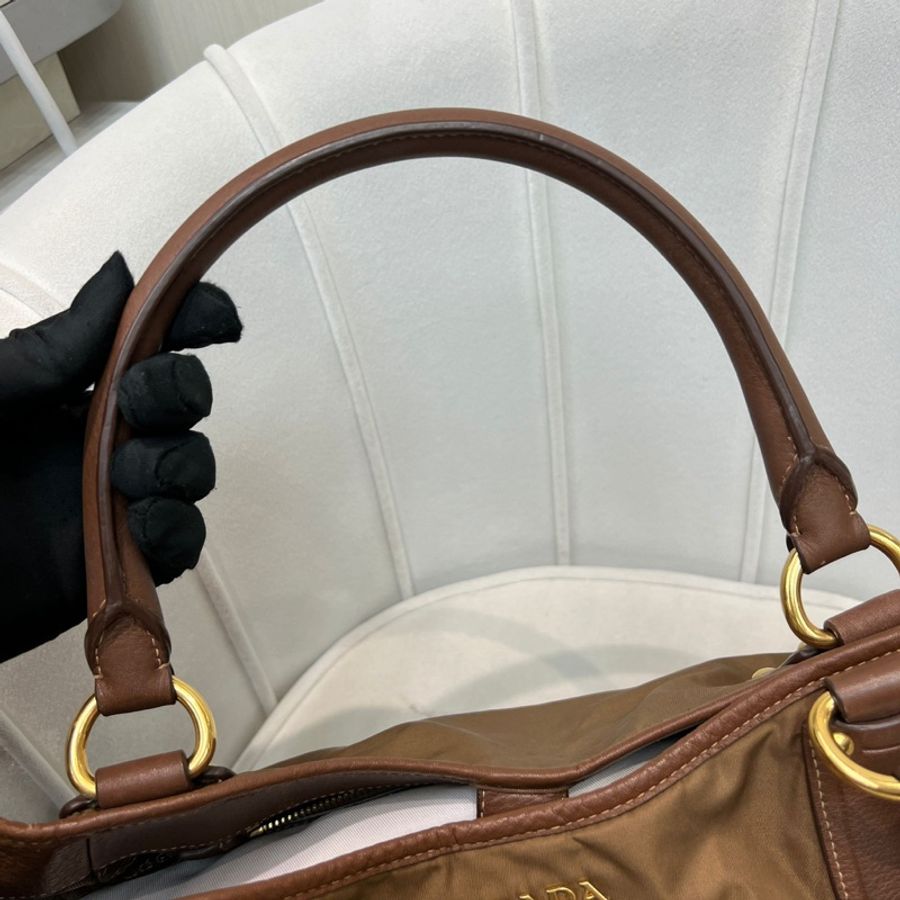 Prada 啡色降落傘手提袋 XA276-21