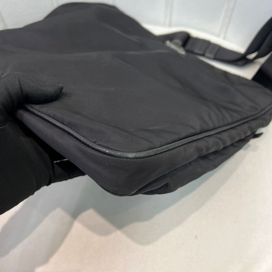 Prada 降落傘黑色斜孭袋 XA957-7