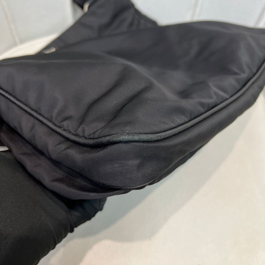 Prada 降落傘黑色斜孭袋 XA957-30