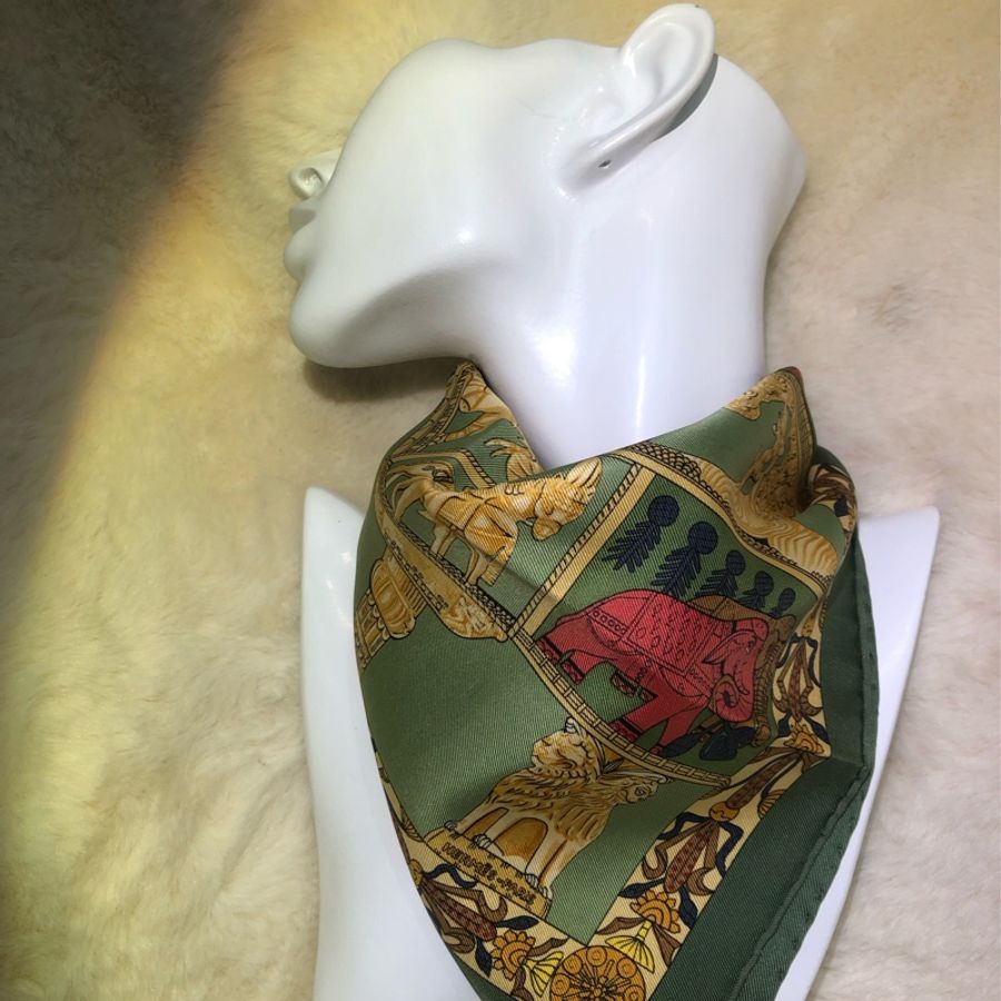 HERMÉS 中古綠色埃及系列絲巾 O697-10