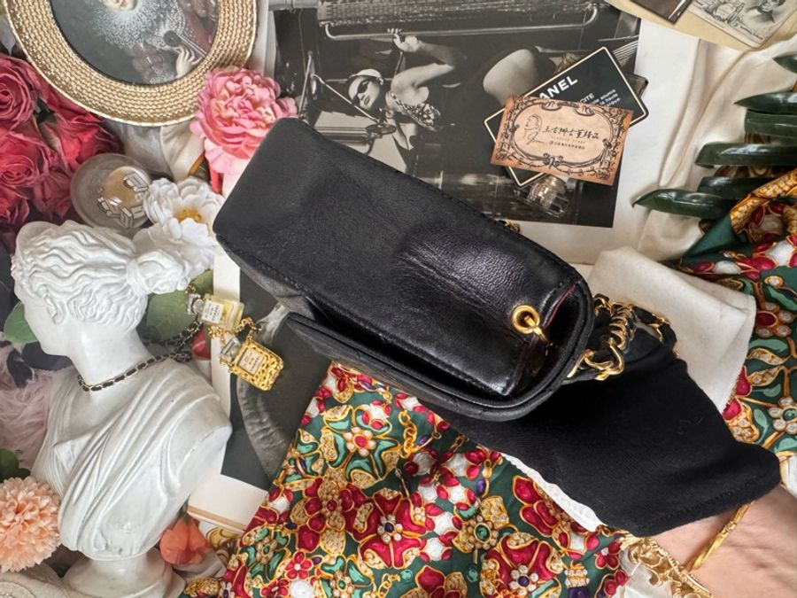 Chanel vintage 大金logo斜背包/信封包/王吉娜古董精品-5