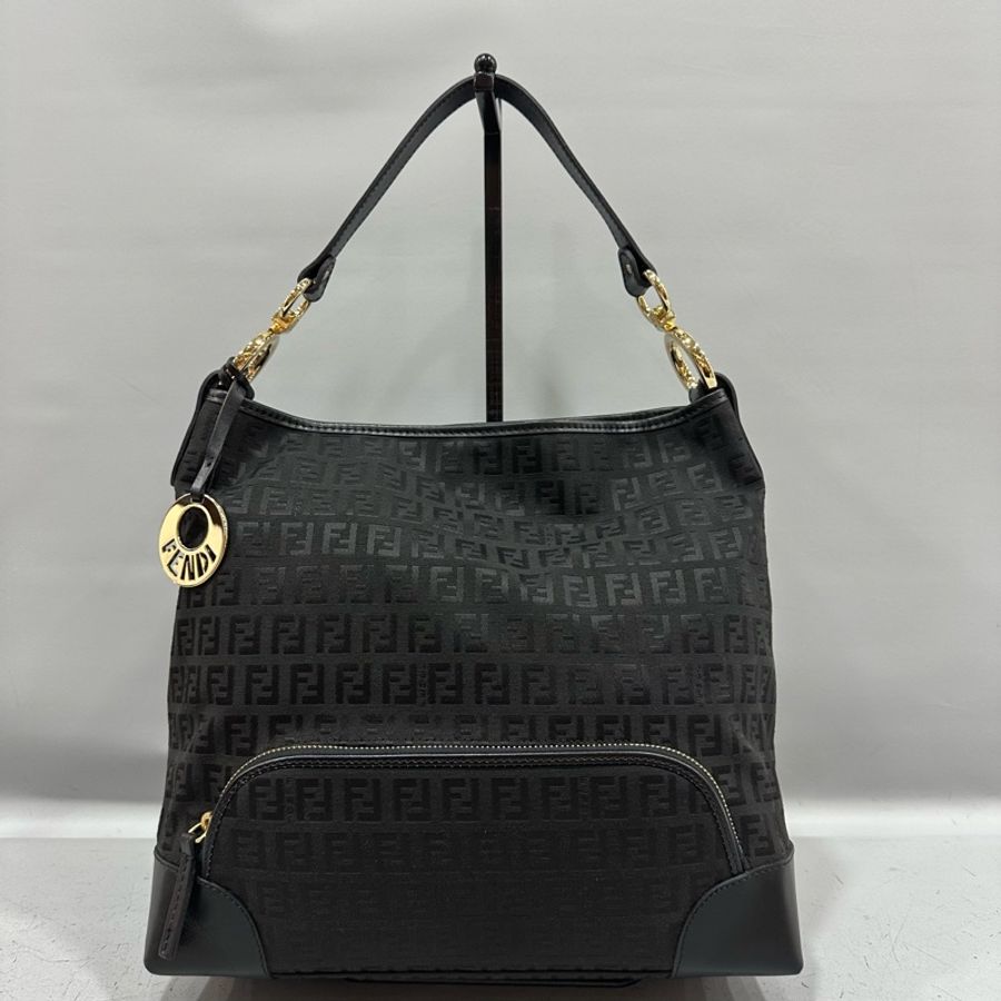 fendi 8BR516 黑色老花拼牛皮肩背包-0