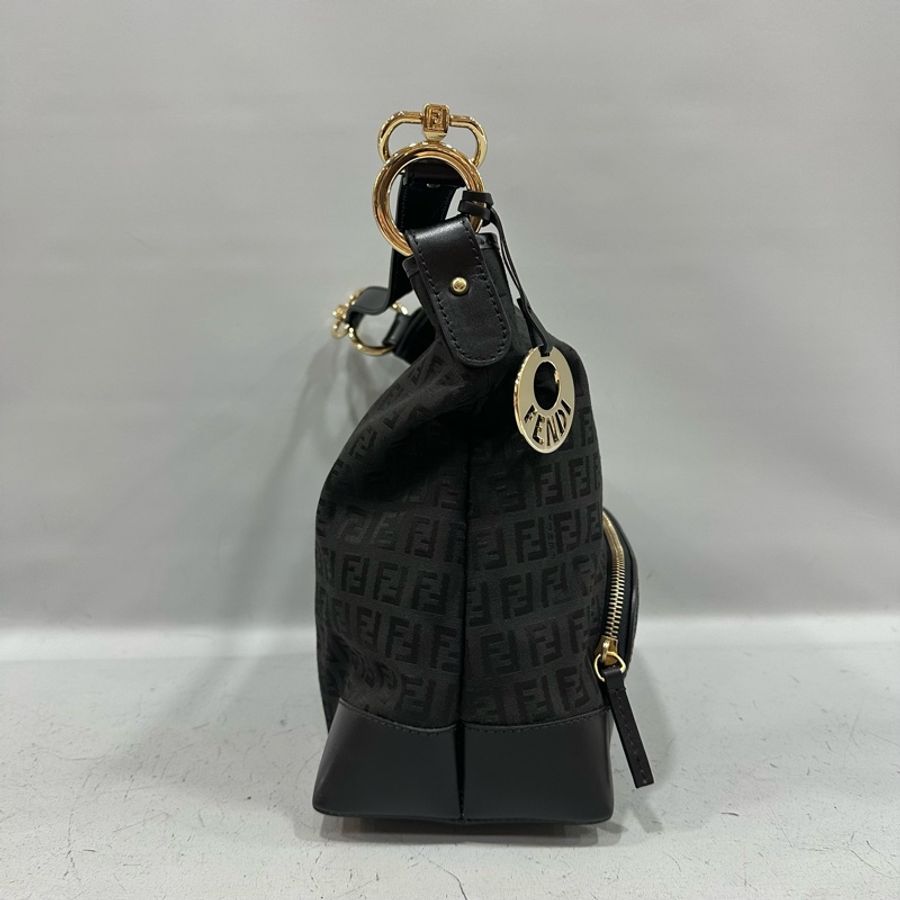 fendi 8BR516 黑色老花拼牛皮肩背包-4