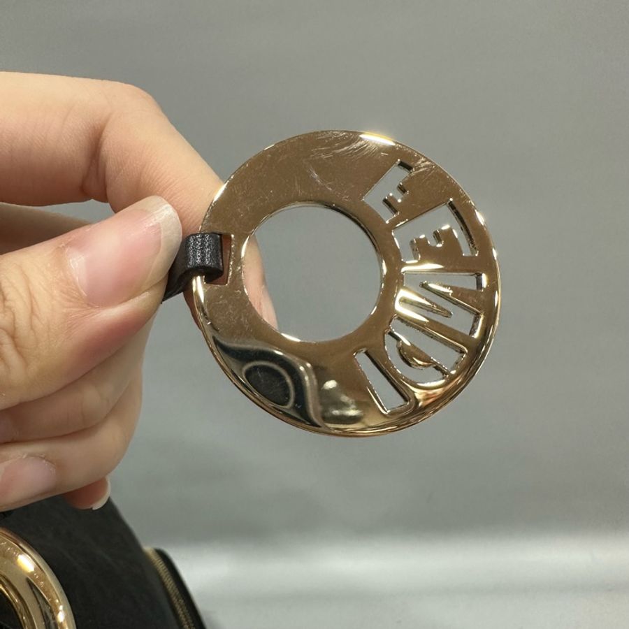 fendi 8BR516 黑色老花拼牛皮肩背包-19