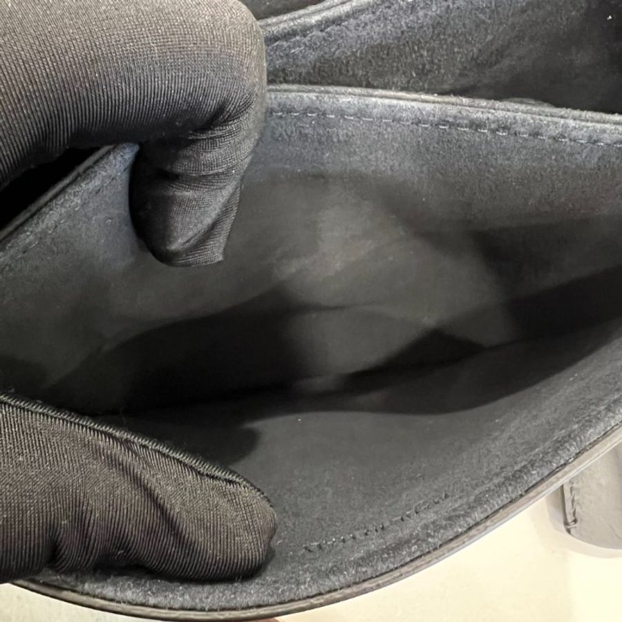 DIOR 黑金皮革鎖頭郵差包-7