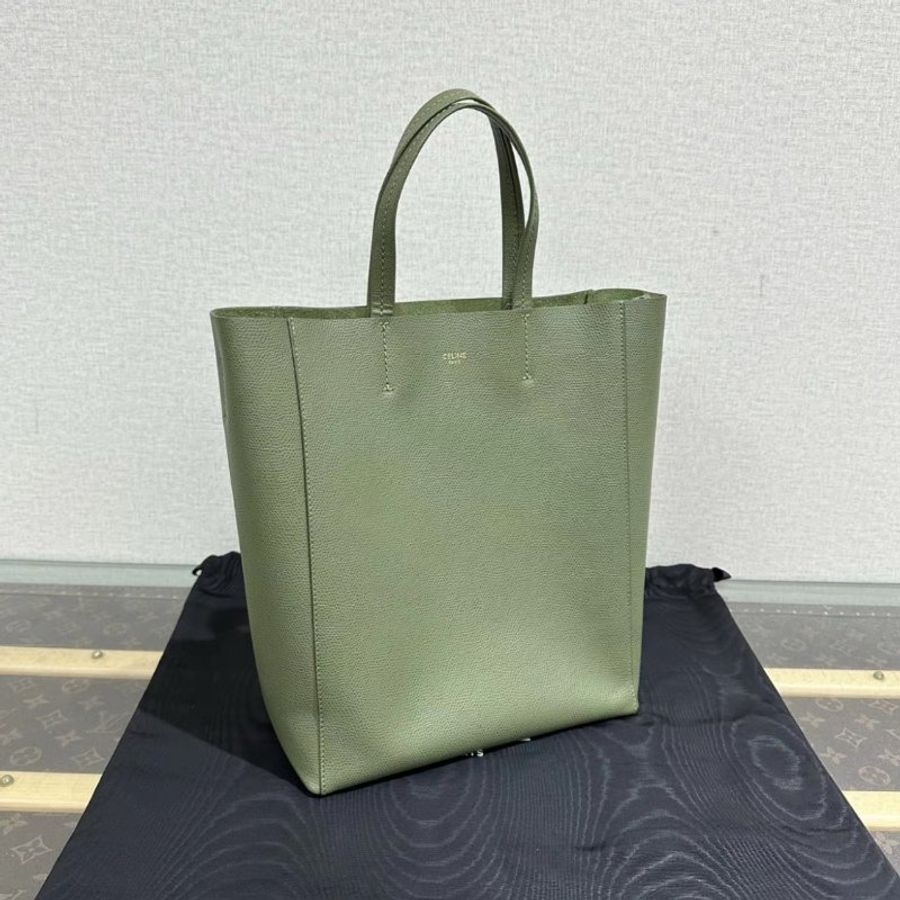 CELINE 綠色金扣水桶tote手提斜背包22*28*9 98新配件:盒子塵袋-1