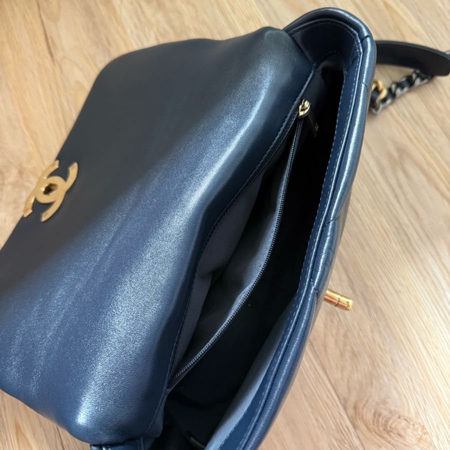 CHANEL 19 口蓋包 菱格紋 手提 肩背包 深藍19包 26CM 原廠盒子/防塵袋-1