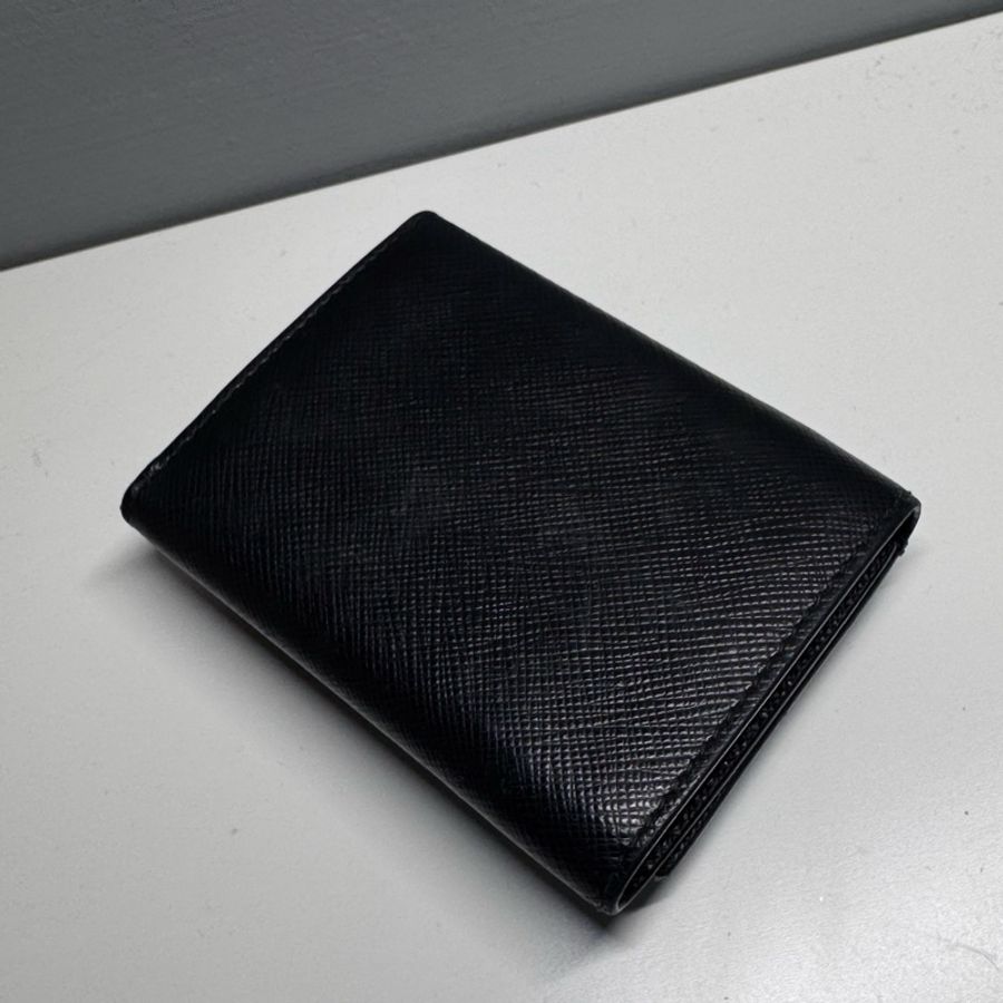 PRADA 黑色迷你防刮三折短夾皮夾錢包-4