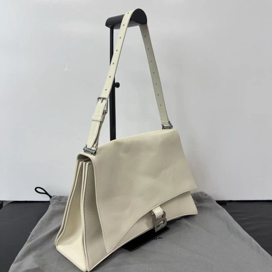 BALENCIAGA 油蠟皮奶白色肩背斜背腋下包31*19*10 98新配件塵袋吊牌-1