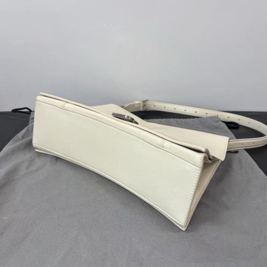 BALENCIAGA 油蠟皮奶白色肩背斜背腋下包31*19*10 98新配件塵袋吊牌-2