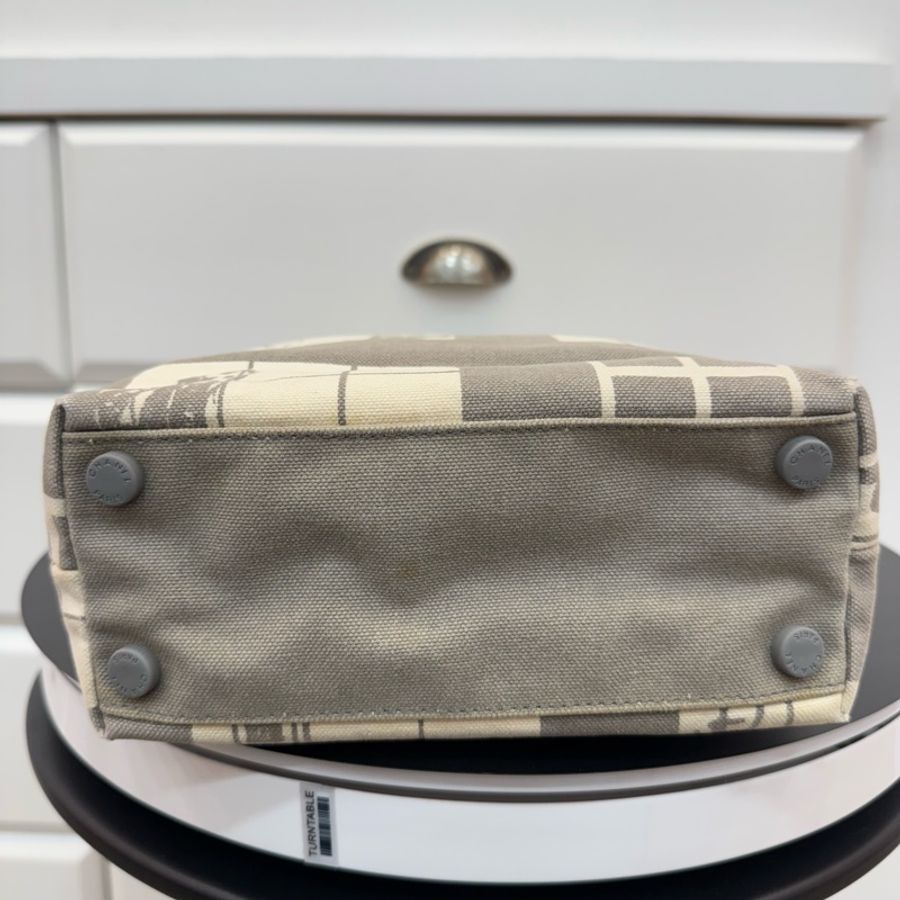（出清特價）Chanel 櫥窗人物塗鴉帆布包-5