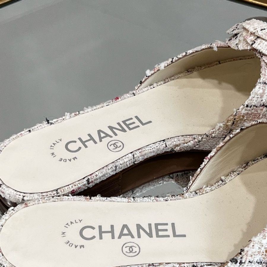 CHANEL 白粉毛尼山茶花拖鞋-7