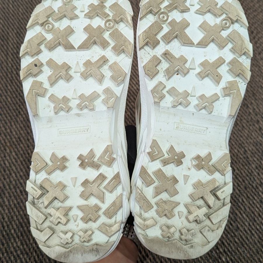 莉亞精品♡Burberry 經典白老爹鞋41-7