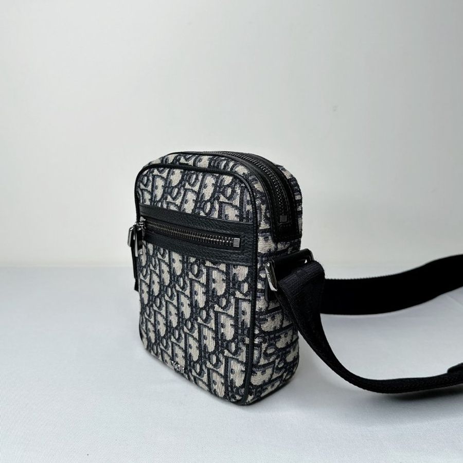 DIOR Oblique刺繡相機包-2