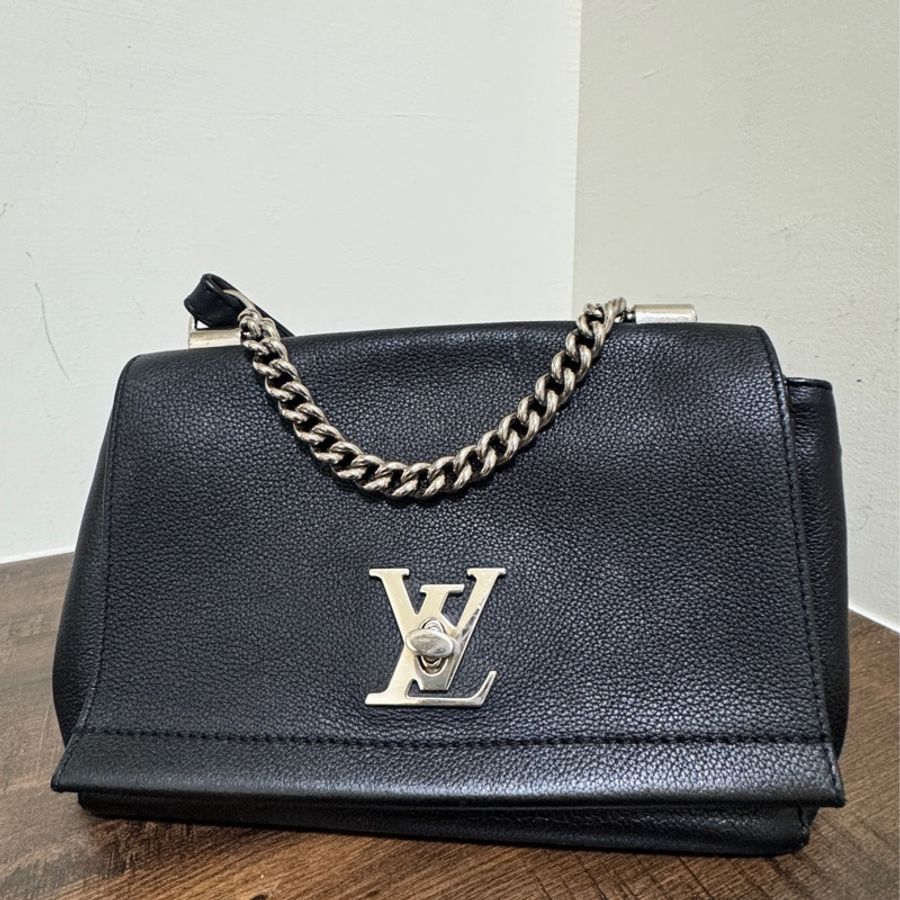 LV Lookme 黑色小牛皮錬條包-13