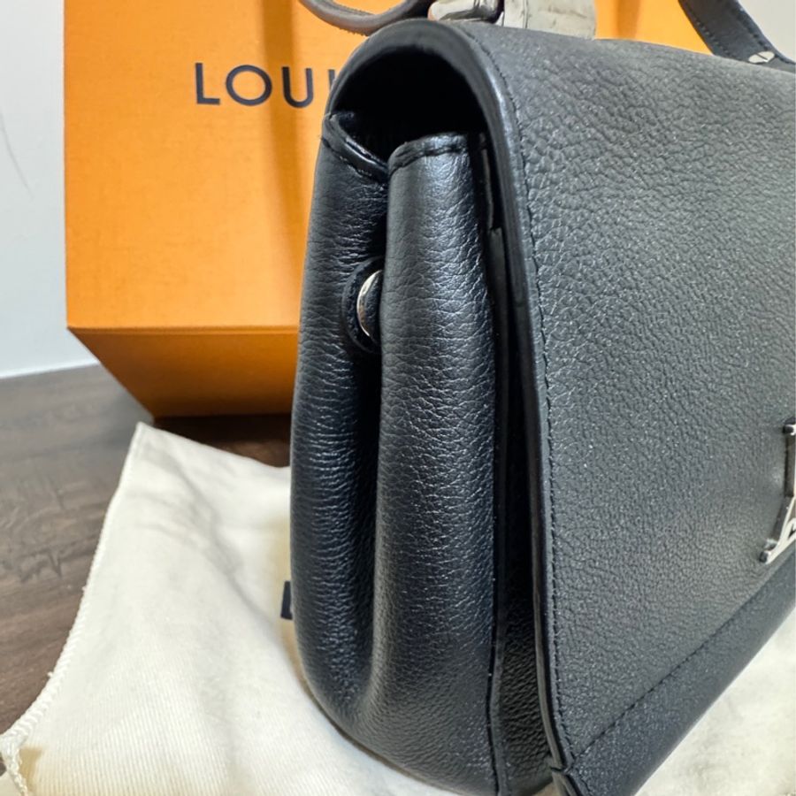 LV Lookme 黑色小牛皮錬條包-18