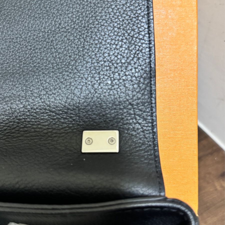 LV Lookme 黑色小牛皮錬條包-30