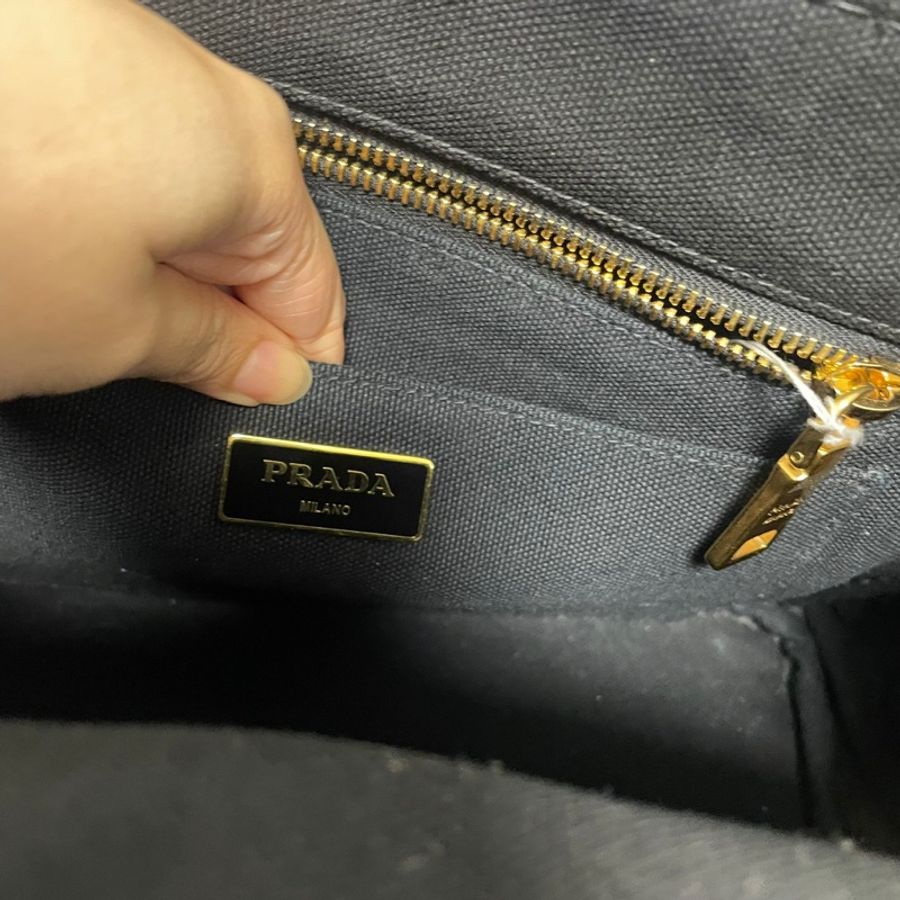 Prada 黑色經典帆布手提包-14