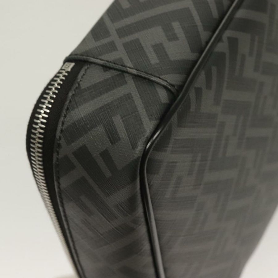 【日本直送】FENDI Zucca帆布手拿包 暢貨中心 黑色 灰色 正品 131527-14