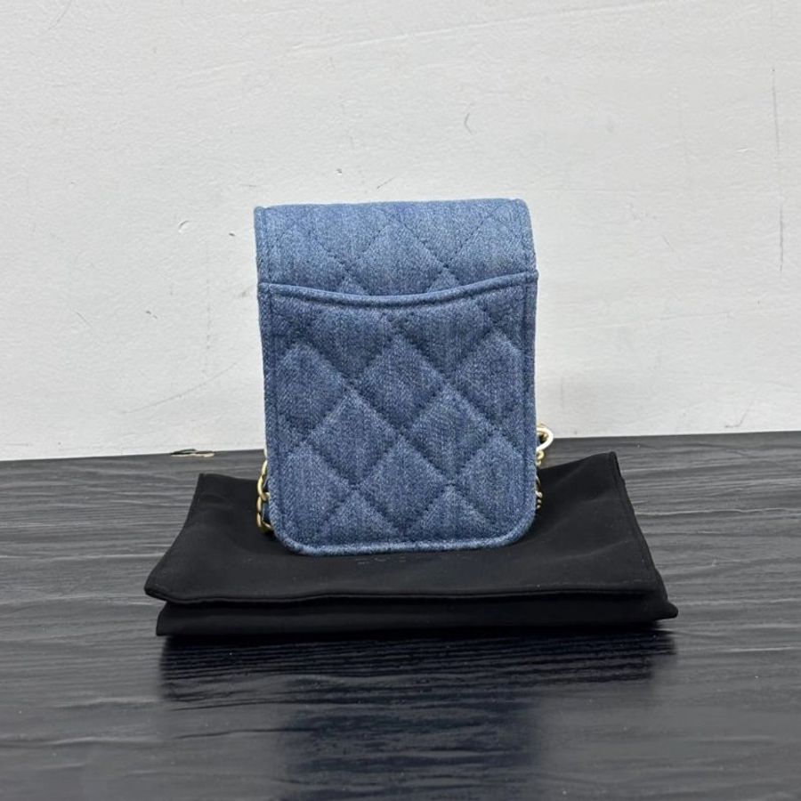 CHANEL vic金扣牛仔肩背斜背手機包 9*12*5 全新閒置配件盒子塵袋-5