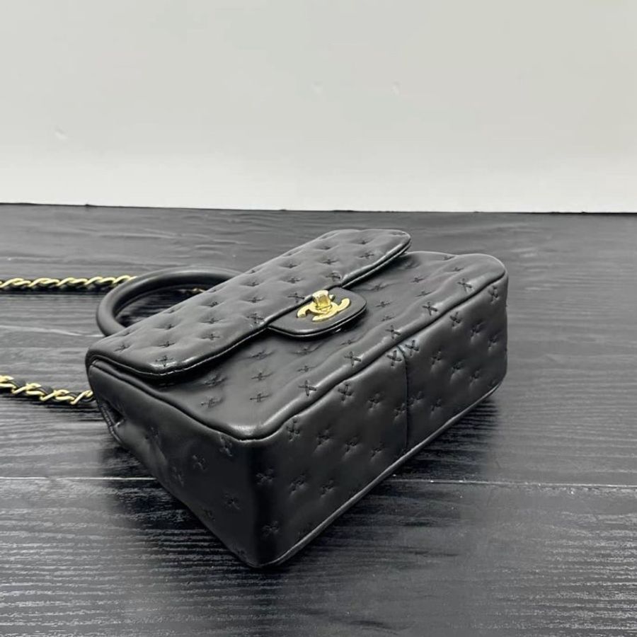 CHANEL 限定黑金十字紋cocohandle小號手提斜背包 21*15*8 99新配件塵袋保卡-2