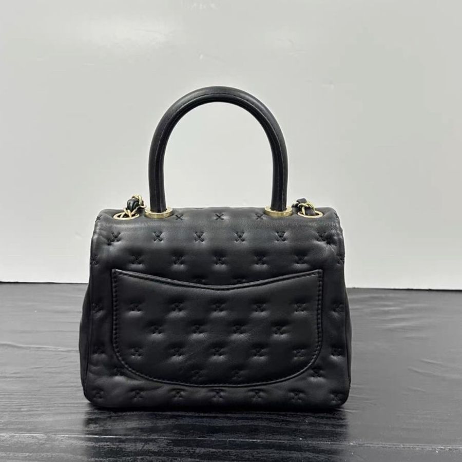 CHANEL 限定黑金十字紋cocohandle小號手提斜背包 21*15*8 99新配件塵袋保卡-5
