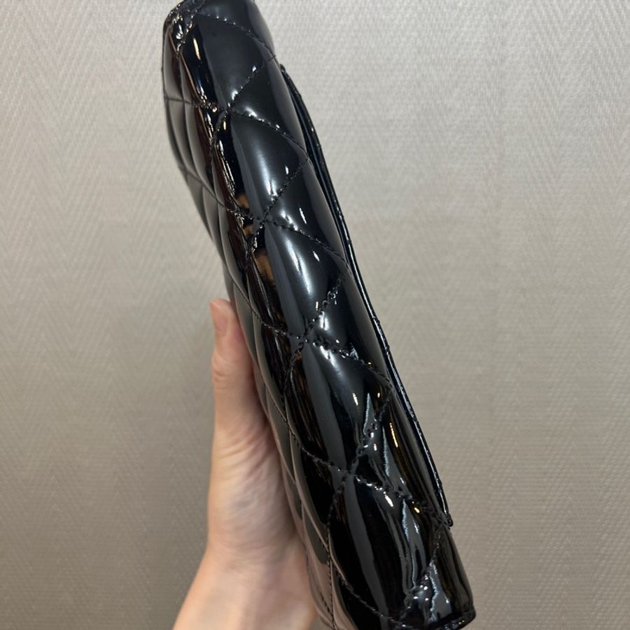 Chanel 黑漆皮銀釦三折長夾A31506-4