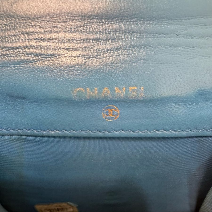 (出清特惠)Chanel 藍 魚子醬短夾-21