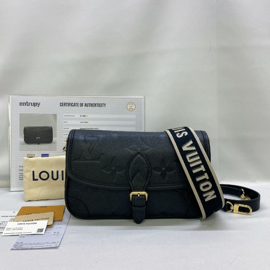 LV Diane黑花壓紋皮革法棍包-0
