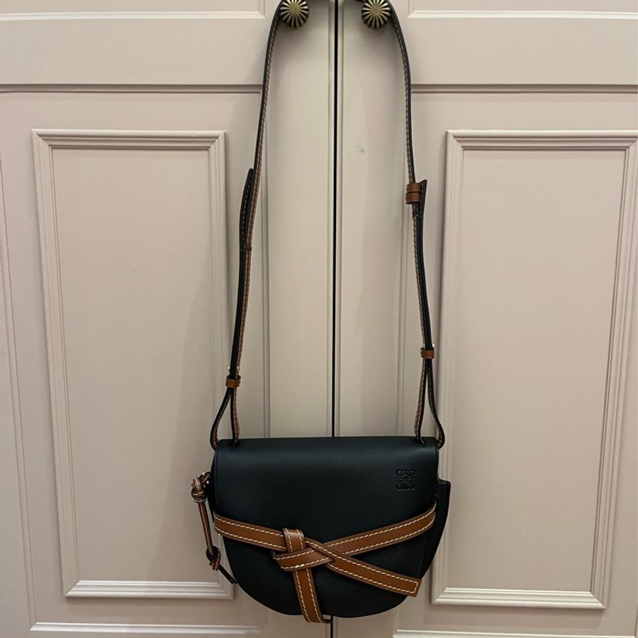 Loewe small gate 馬𩣑斜背包-5