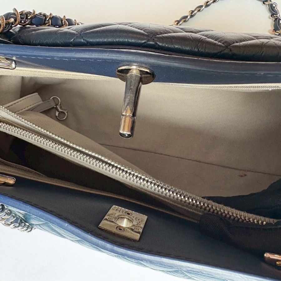 Chanel 銀鍊藍色皮革菱格兩用tote 大包-19