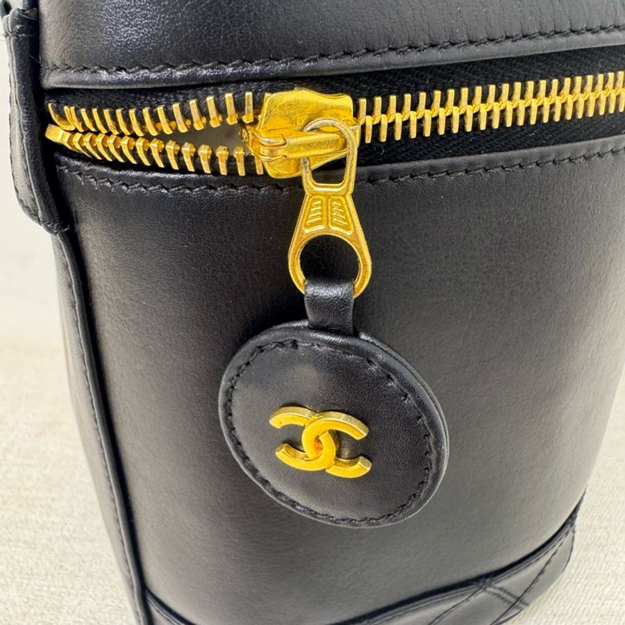 Chanel 小羊皮化妝箱-9