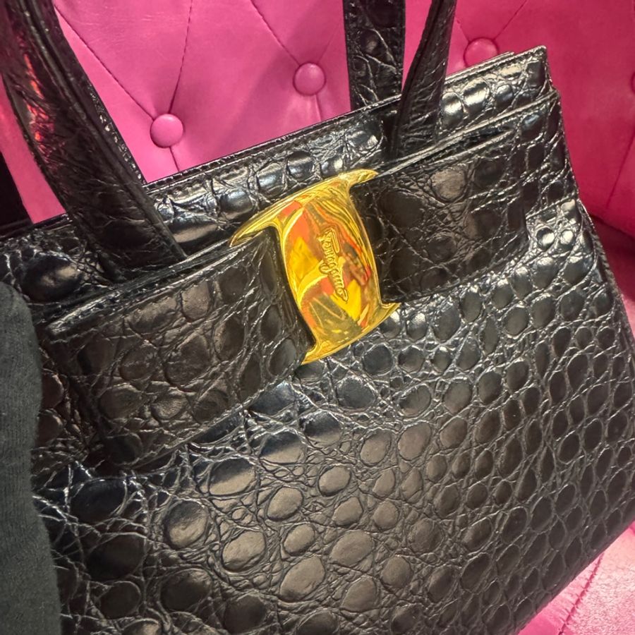 Ferragamo 鱷魚壓紋牛皮斜背包/蝴蝶結/王吉娜古董精品-3