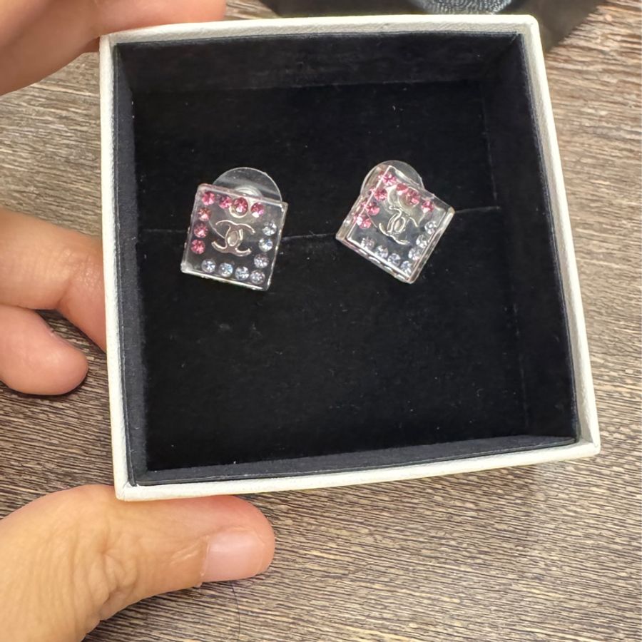 近全新Chanel 方形彩色水鑽壓克力耳環-0