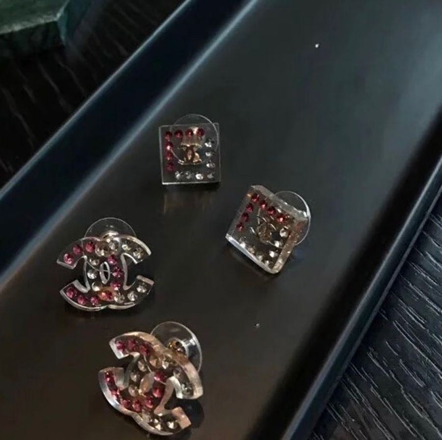 近全新Chanel 方形彩色水鑽壓克力耳環-4