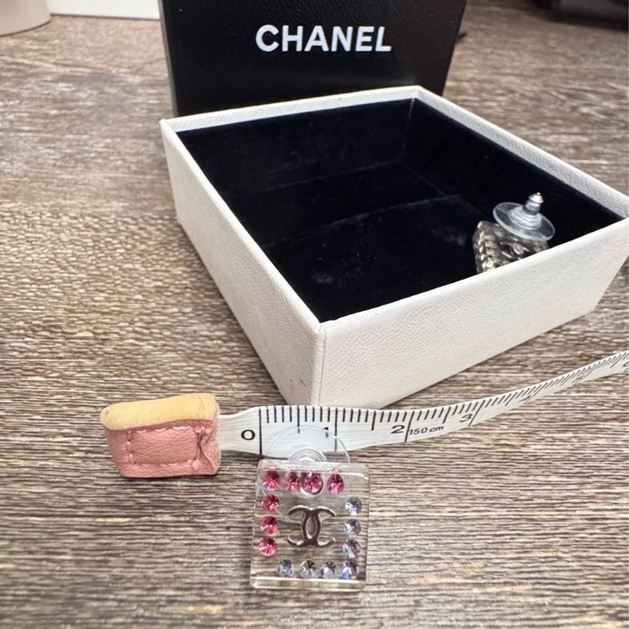 近全新Chanel 方形彩色水鑽壓克力耳環-7