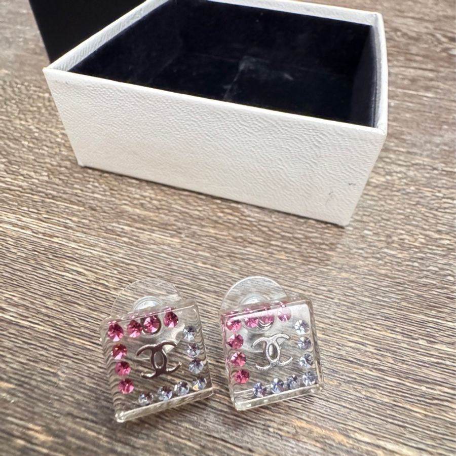 近全新Chanel 方形彩色水鑽壓克力耳環-16