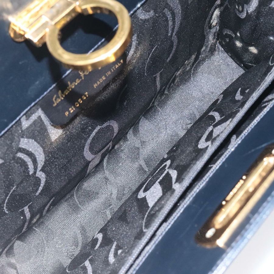 【日本直送】Salvatore Ferragamo Gancini 鏈條肩背包,黑色皮革,金色,正品,貨號 131607-9