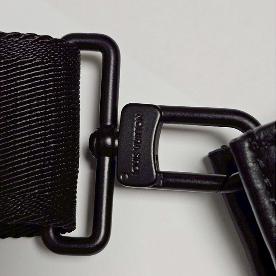 Louis Vuitton Gaston 牛皮壓紋二合一斜背包(黑)-13