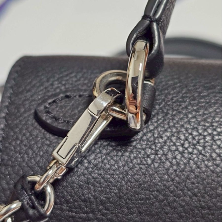 LV 經典LockMe Ever Mini系列經典銀扣粒面小牛皮手提/斜背包(黑)-23