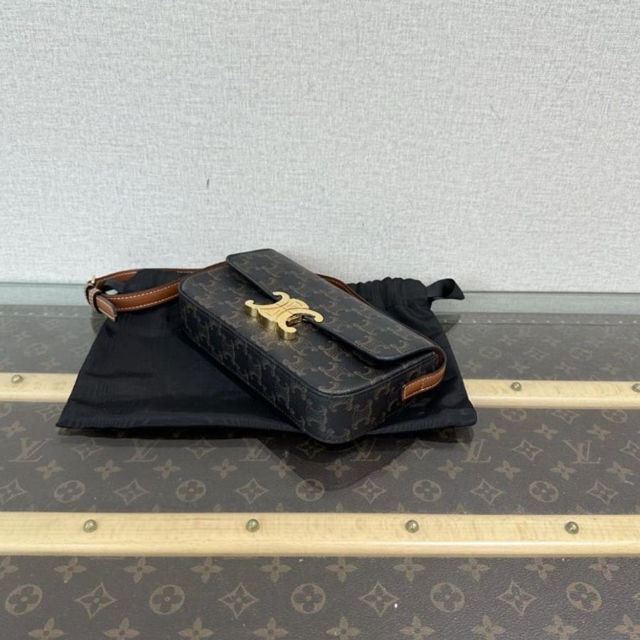 CELINE 金扣凱旋門老花肩背腋下包20.5*11.5*4 98新配件塵袋-4