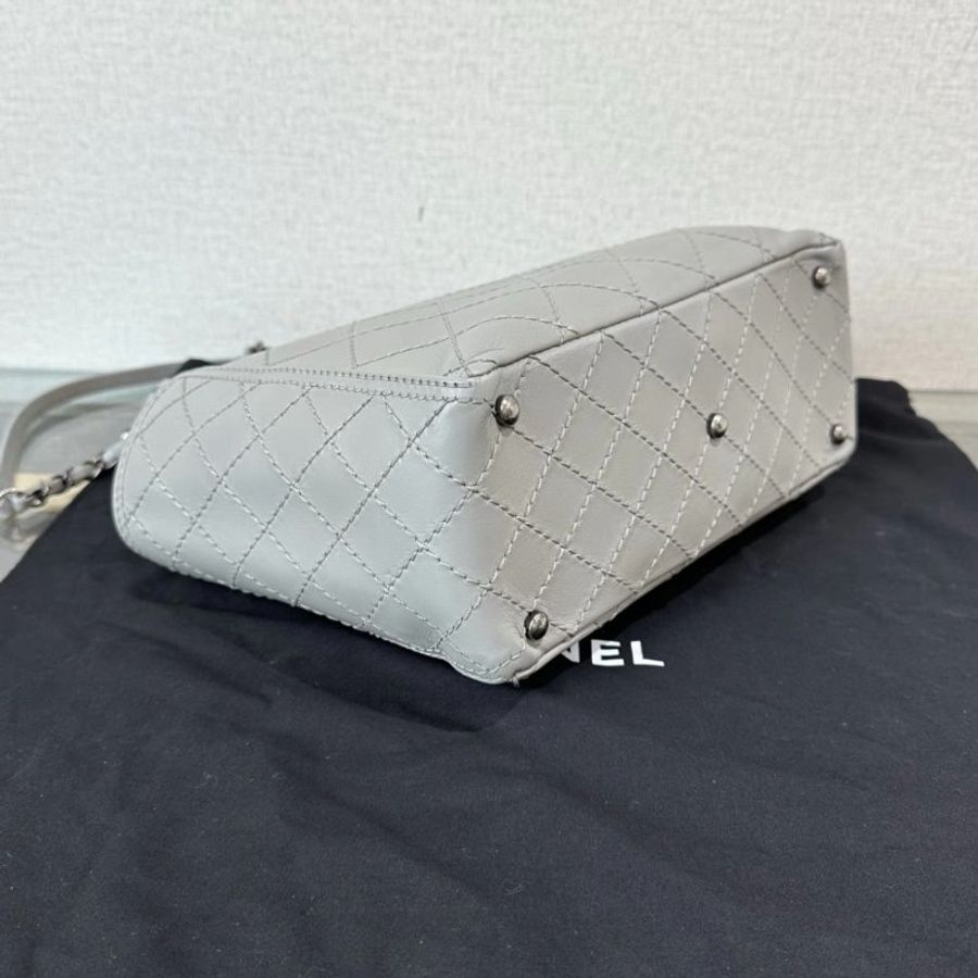 CHANEL 灰色銀扣菱格紋手提托特包 26*24*11 98新配件塵袋-3