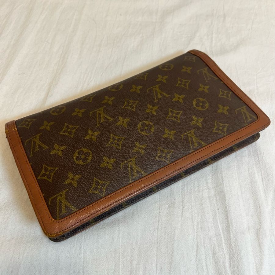 Lv 紅皮信封手拿包-4