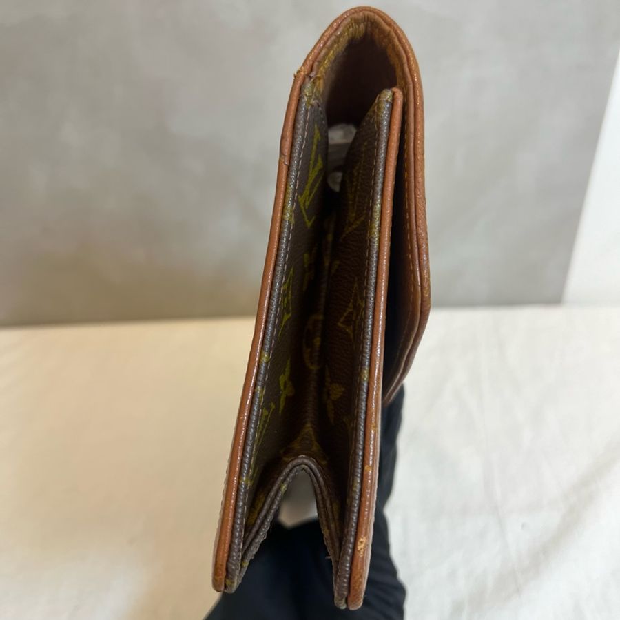 Lv 紅皮信封手拿包-6