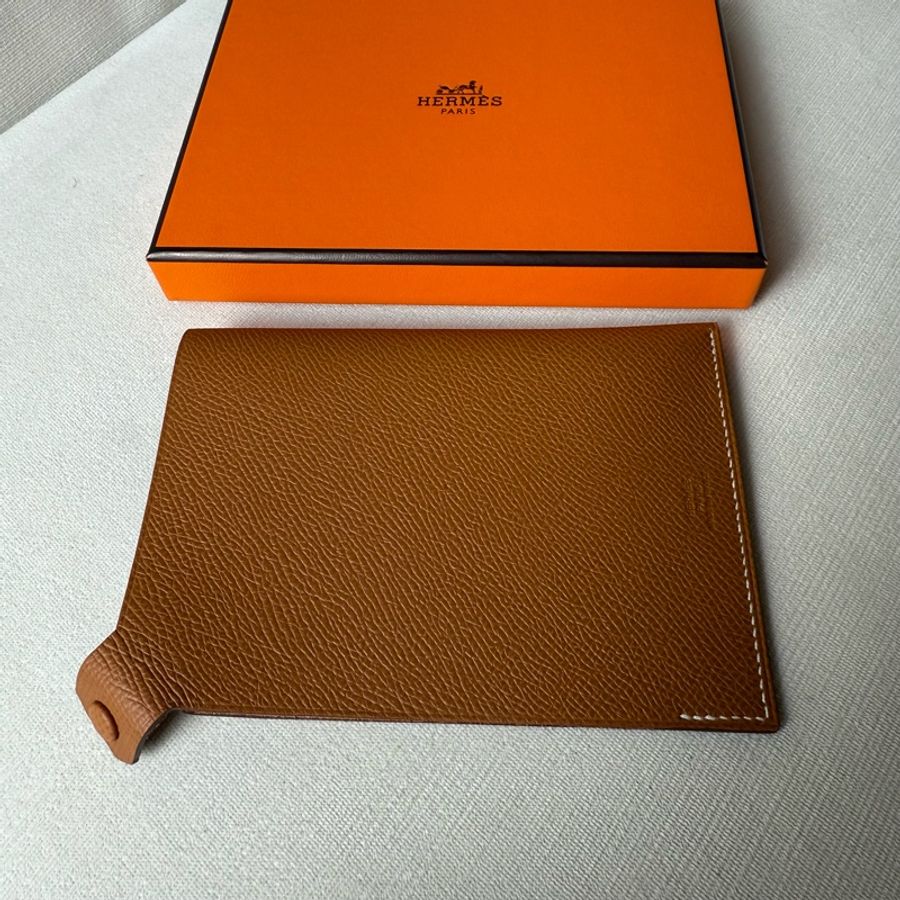 Epsom Tarmac PM Passport 金棕色護照夾-4